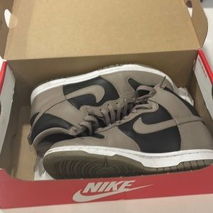 Womens Nike Dunk High Moon Fossil